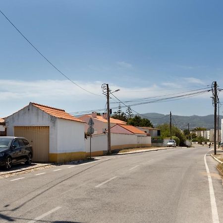 Joivy 3-Br Cottage With Terrace And Garden In Colares 辛特拉 外观 照片