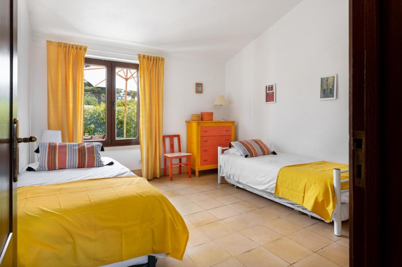 Joivy 3-Br Cottage With Terrace And Garden In Colares 辛特拉 外观 照片